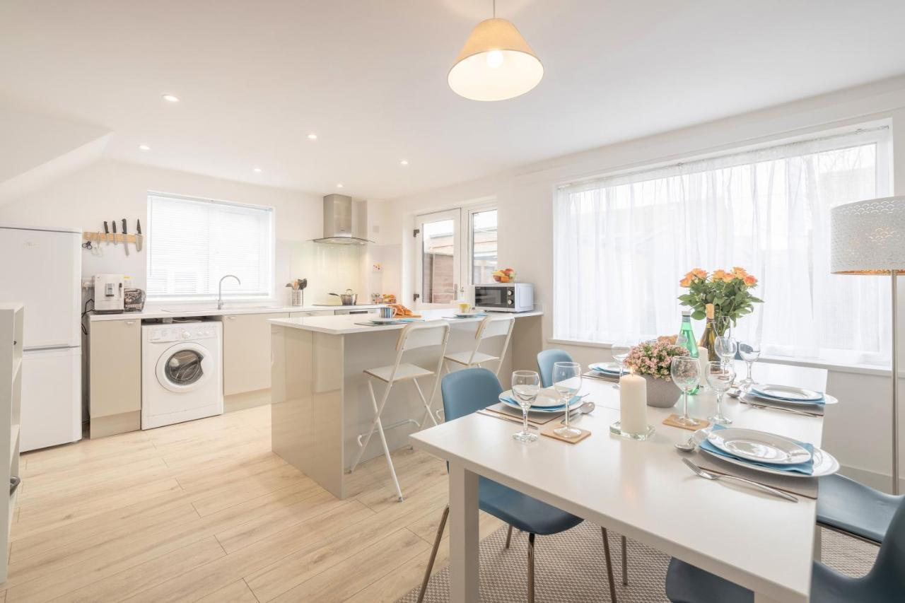 Elegant Home Mod Kitchen, Fast Wi-Fi, Free Parking كاريكفرغس المظهر الخارجي الصورة
