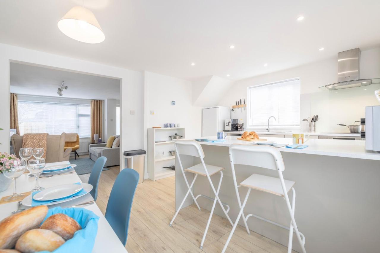 Elegant Home Mod Kitchen, Fast Wi-Fi, Free Parking كاريكفرغس المظهر الخارجي الصورة